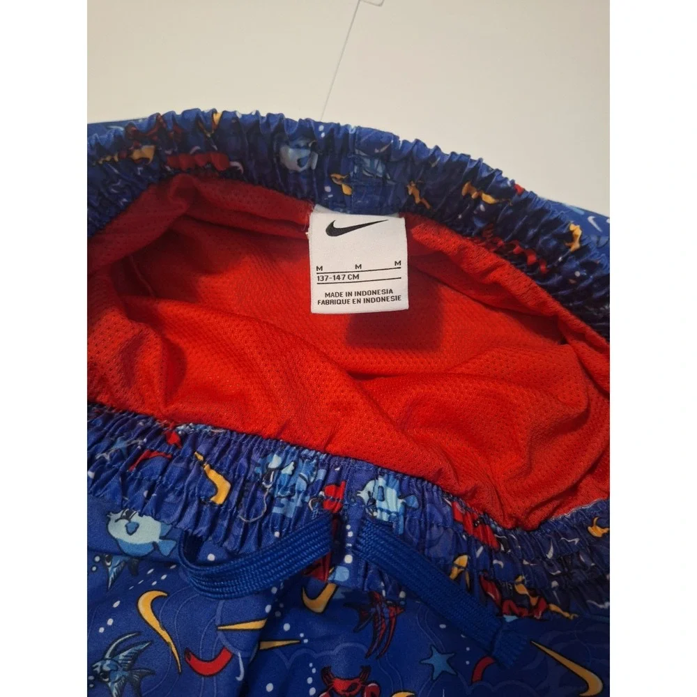 Nike Boys Medium 10-12 Swim Trunks Blue Shark Fish Print Mesh Lined Swoosh